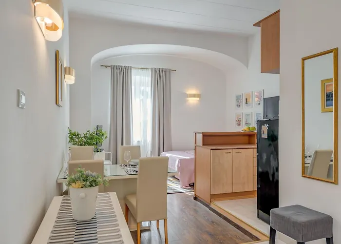 Und Riva Lucija Von Litto By Interhome