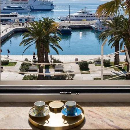 Und Riva Lucija Von Litto By Interhome