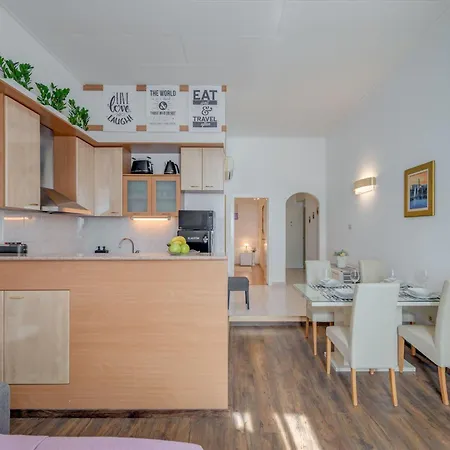 Apartamento Und Riva Lucija Von Litto By Interhome *