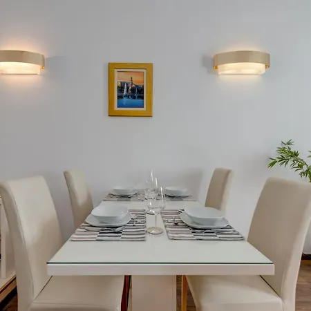 Und Riva Lucija Von Litto By Interhome Apartman Split